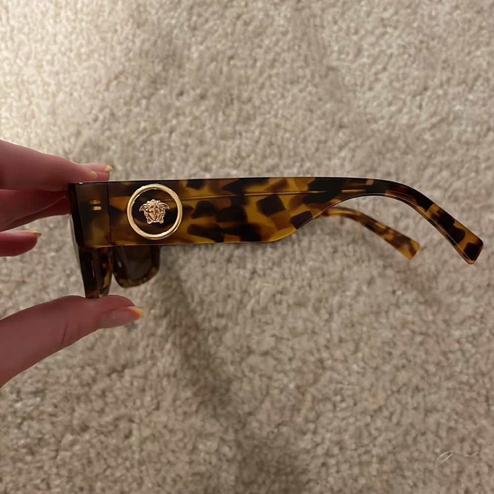 Versace sunglasses - Picture 4 of 9